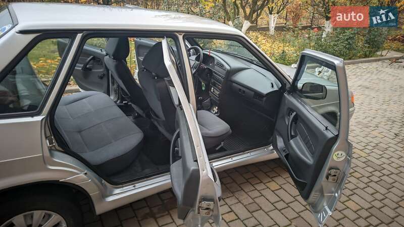 Седан ВАЗ / Lada 2115 Samara 2009 в Рівному