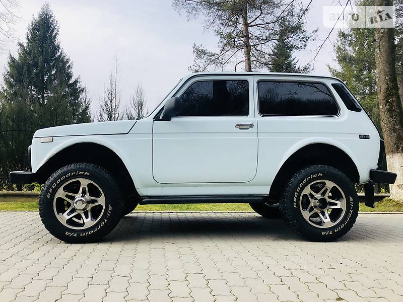 Позашляховик / Кросовер ВАЗ / Lada 2121 Нива 2008 в Сваляві