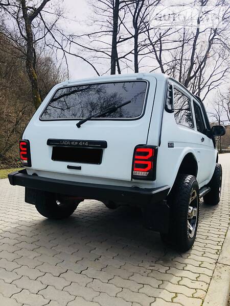 Позашляховик / Кросовер ВАЗ / Lada 2121 Нива 2008 в Сваляві