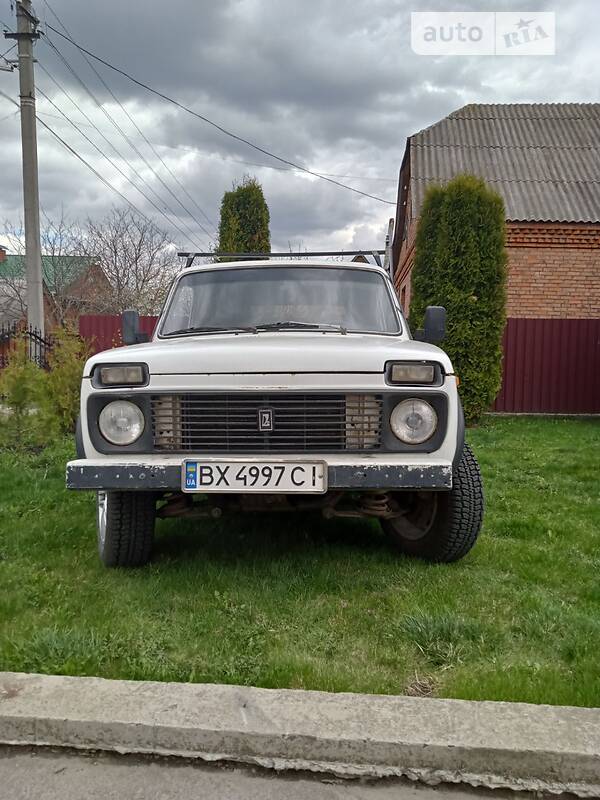 Хетчбек ВАЗ / Lada 2121 Нива 1992 в Хмельницькому