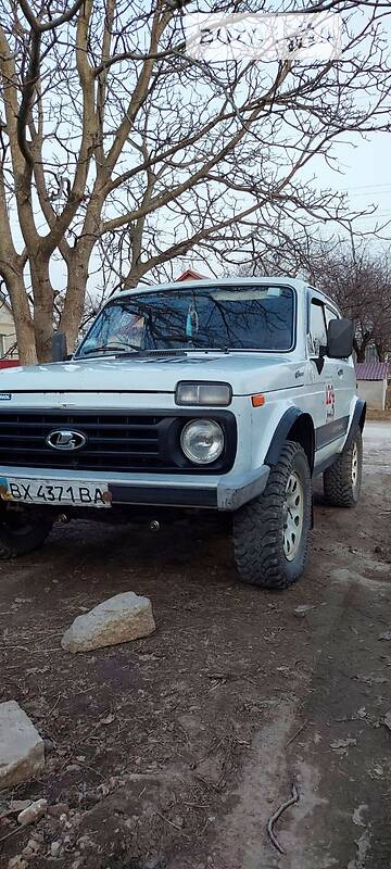 Хэтчбек ВАЗ / Lada 2121 Нива 1992 в Чемеровцах