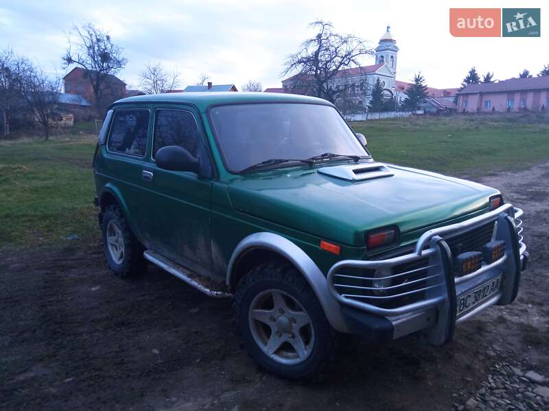 Позашляховик / Кросовер ВАЗ / Lada 2121 Нива 2001 в Старому Самборі