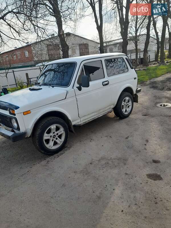 Внедорожник / Кроссовер ВАЗ / Lada 2121 Нива 1994 в Черновцах