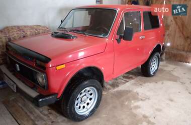 Хэтчбек ВАЗ / Lada 2121 Нива 1983 в Надворной