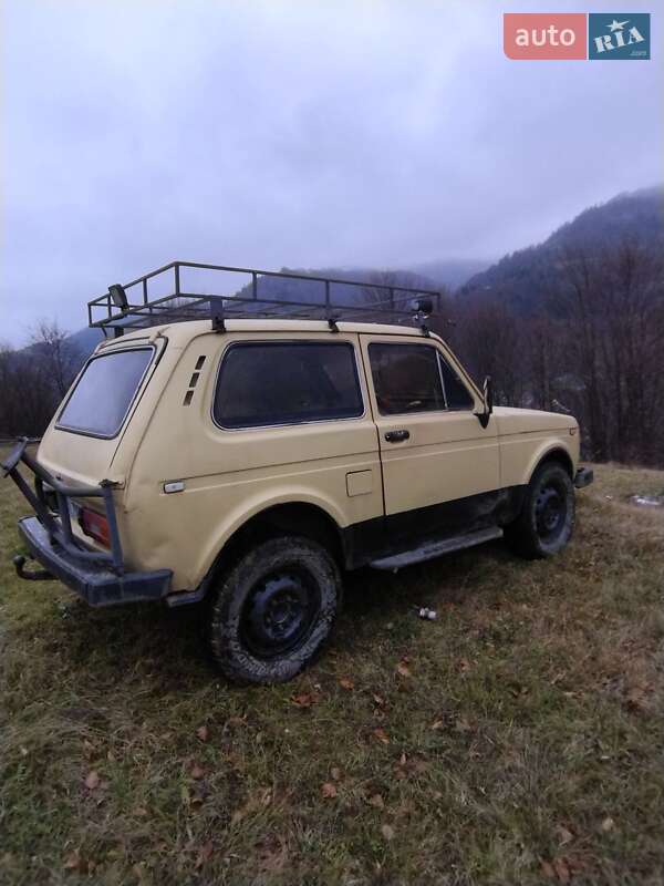 Позашляховик / Кросовер ВАЗ / Lada 2121 Нива 1983 в Тячеві