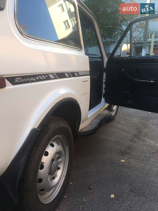 Внедорожник / Кроссовер ВАЗ / Lada 2121 Нива 1985 в Переяславе фото 4 Внедорожник / Кроссовер ВАЗ / Lada 2121 Нива 1985 в Переяславе