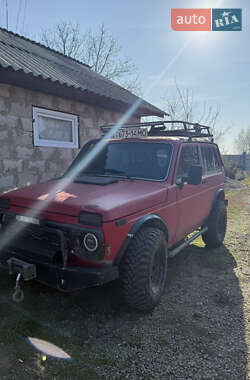 Позашляховик / Кросовер ВАЗ / Lada 2121 Нива 1993 в Бояни