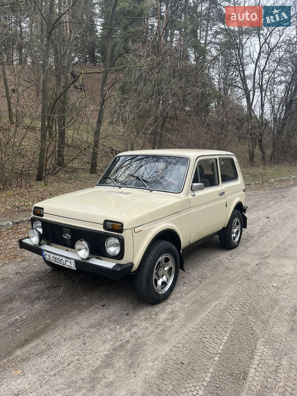 Позашляховик / Кросовер ВАЗ / Lada 2121 Нива 1985 в Чигирину