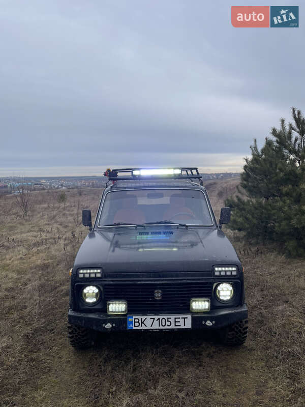 Позашляховик / Кросовер ВАЗ / Lada 2121 Нива 1982 в Рівному