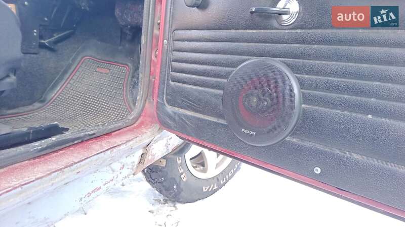 Внедорожник / Кроссовер ВАЗ / Lada 2121 Нива 1992 в Бобровице