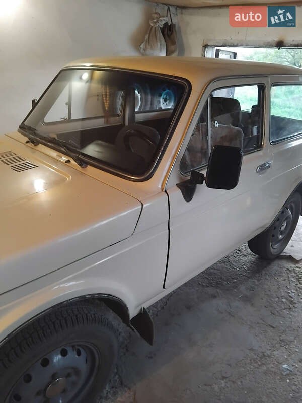 Позашляховик / Кросовер ВАЗ / Lada 2121 Нива 1985 в Солоному