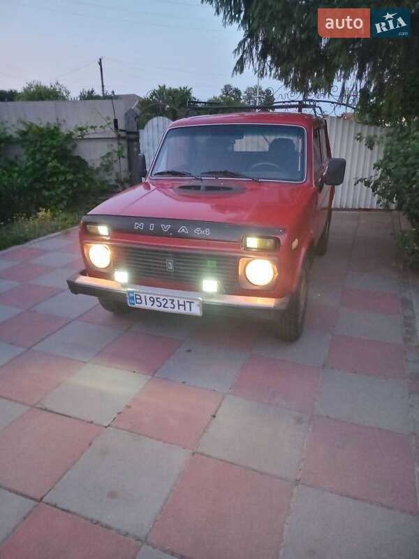 Позашляховик / Кросовер ВАЗ / Lada 2121 Нива 1990 в Лубнах