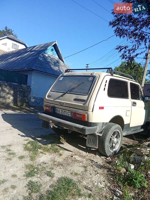 Внедорожник / Кроссовер ВАЗ / Lada 2121 Нива 1985 в Чемеровцах фото 4 Внедорожник / Кроссовер ВАЗ / Lada 2121 Нива 1985 в Чемеровцах