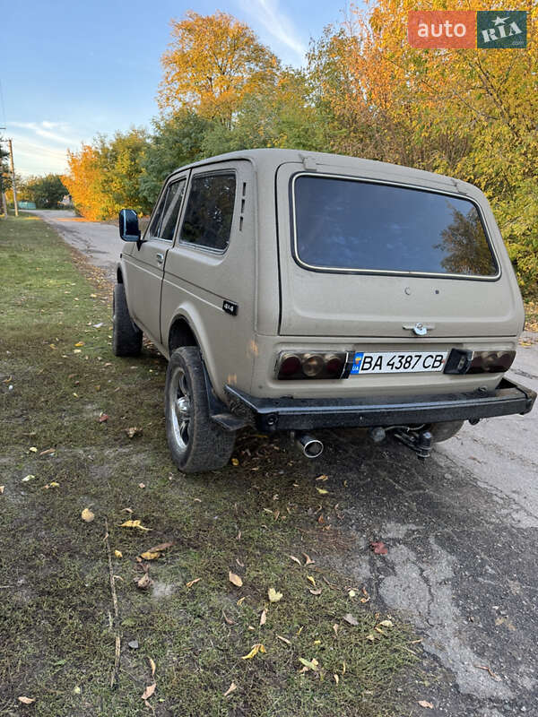 Позашляховик / Кросовер ВАЗ / Lada 2121 Нива 1985 в Новоархангельську фото 5 Позашляховик / Кросовер ВАЗ / Lada 2121 Нива 1985 в Новоархангельську