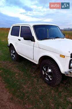 Внедорожник / Кроссовер ВАЗ 2121 Нива 1990 в Сарате