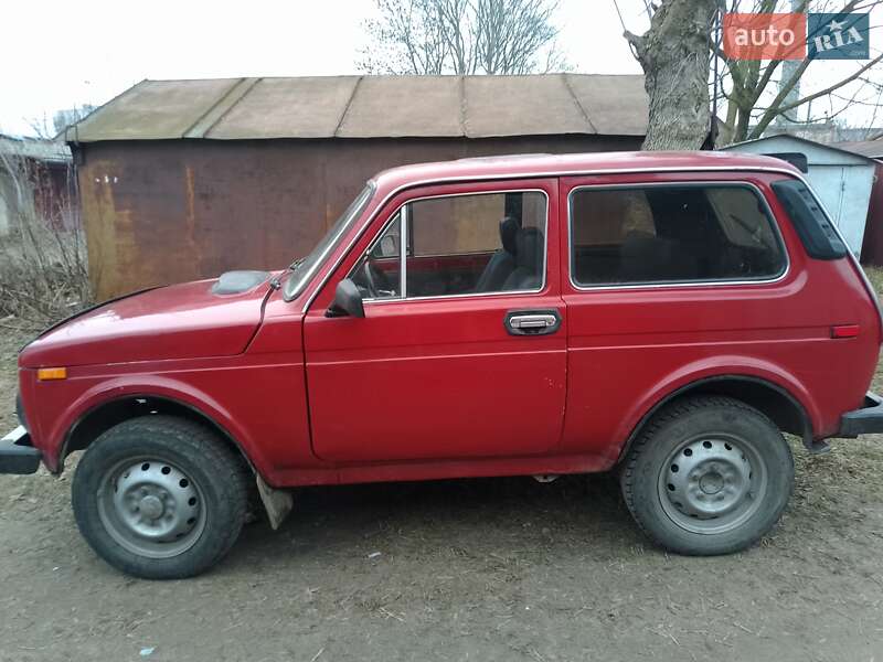 Внедорожник / Кроссовер ВАЗ / Lada 2121 Нива 1993 в Шостке