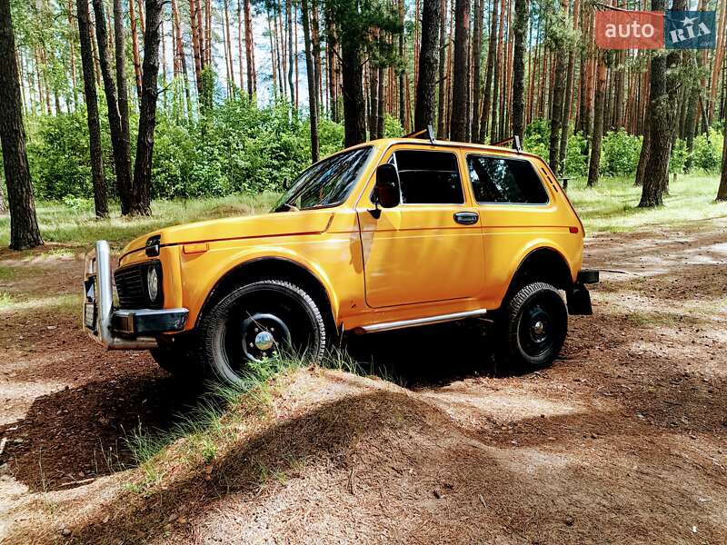 Позашляховик / Кросовер ВАЗ / Lada 2121 Нива 1983 в Чернігові