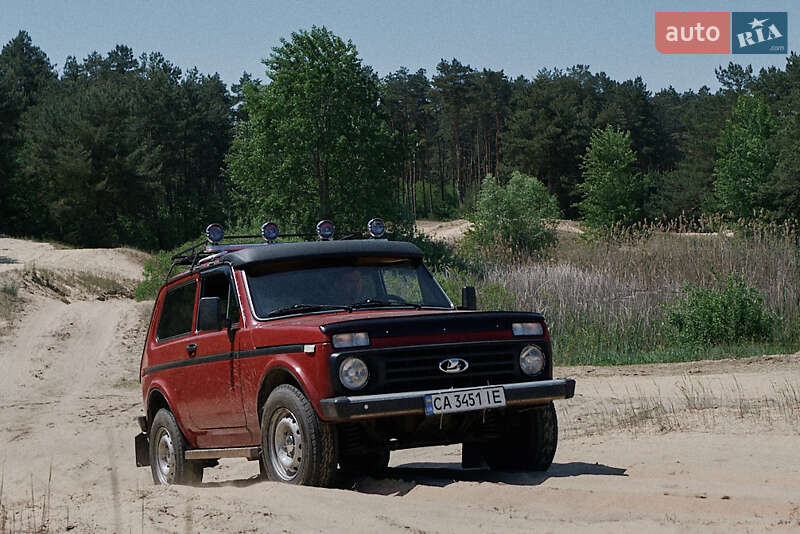 Позашляховик / Кросовер ВАЗ / Lada 2121 Нива 1990 в Черкасах