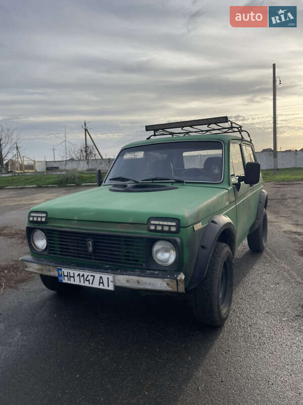 Позашляховик / Кросовер ВАЗ / Lada 2121 Нива 1992 в Овідіополі