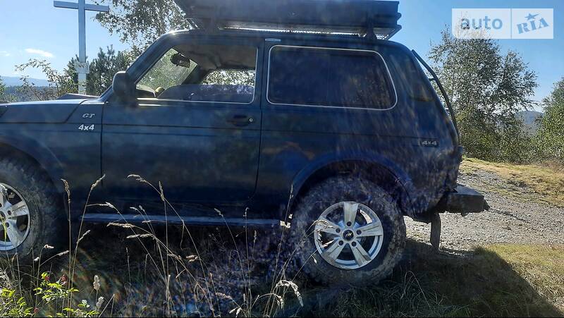 Внедорожник / Кроссовер ВАЗ / Lada 21213 Niva 2004 в Богородчанах