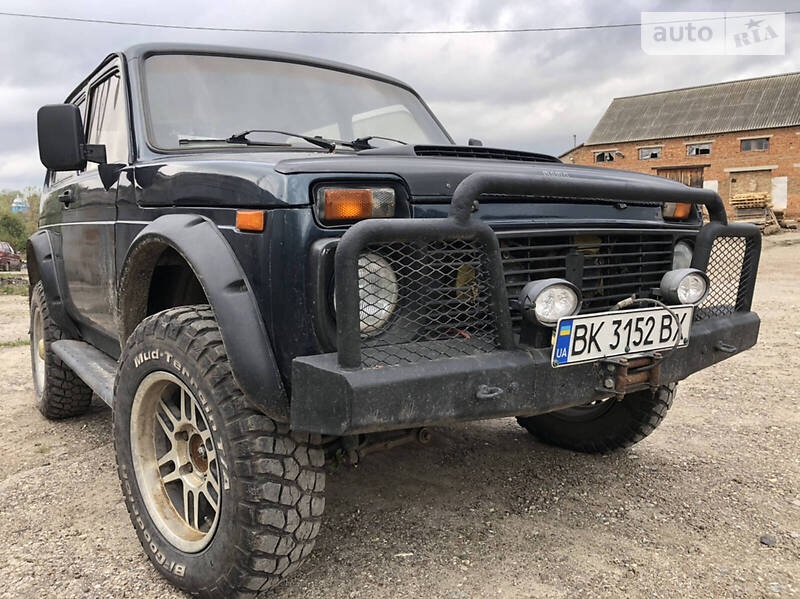 Внедорожник / Кроссовер ВАЗ / Lada 21213 Niva 2002 в Шумске