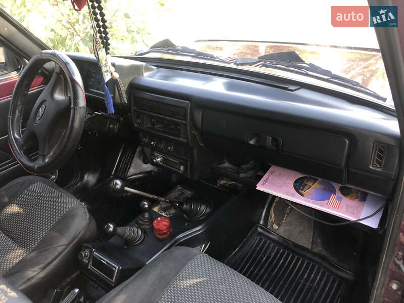 Внедорожник / Кроссовер ВАЗ / Lada 21213 Niva 2001 в Белгороде-Днестровском