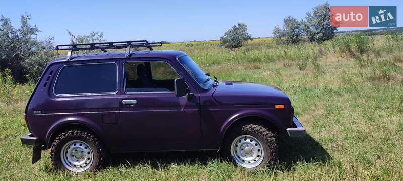 Позашляховик / Кросовер ВАЗ / Lada 21213 Niva 2000 в Новомосковську