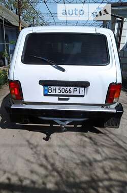 Внедорожник / Кроссовер ВАЗ / Lada 21213 Niva 2000 в Измаиле