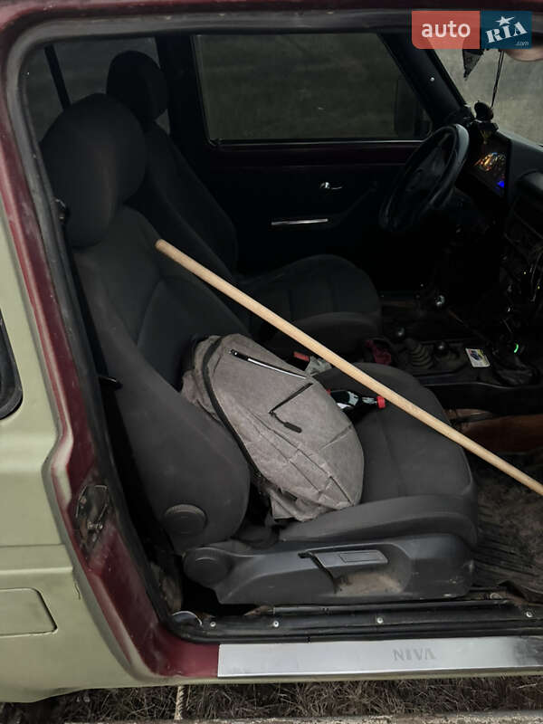 Внедорожник / Кроссовер ВАЗ / Lada 21213 Niva 2003 в Березовке