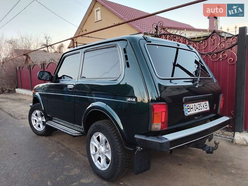 Внедорожник / Кроссовер ВАЗ / Lada 21213 Niva 2004 в Захарьевке