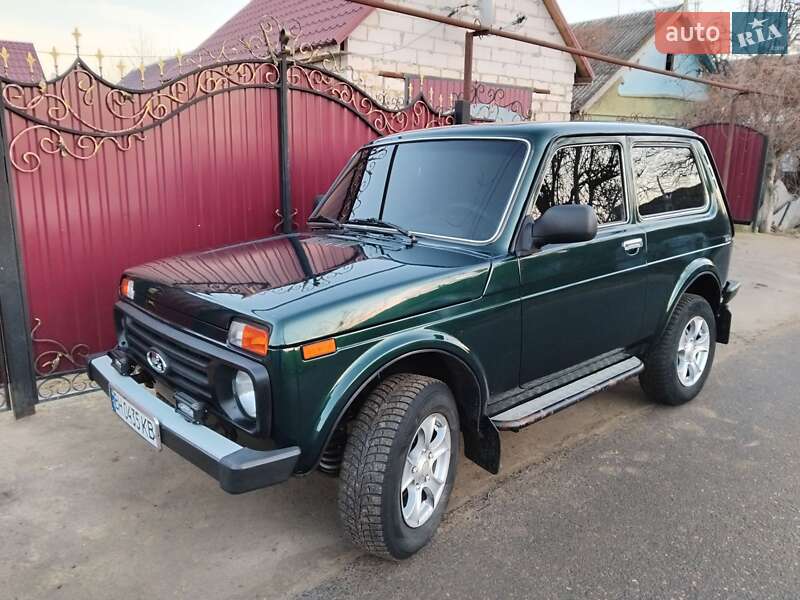 Внедорожник / Кроссовер ВАЗ / Lada 21213 Niva 2004 в Захарьевке