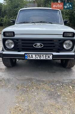 Позашляховик / Кросовер ВАЗ / Lada 21213 Niva 2003 в Новгородці