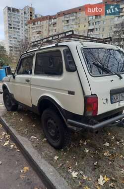 Позашляховик / Кросовер ВАЗ / Lada 21213 Niva 1998 в Києві