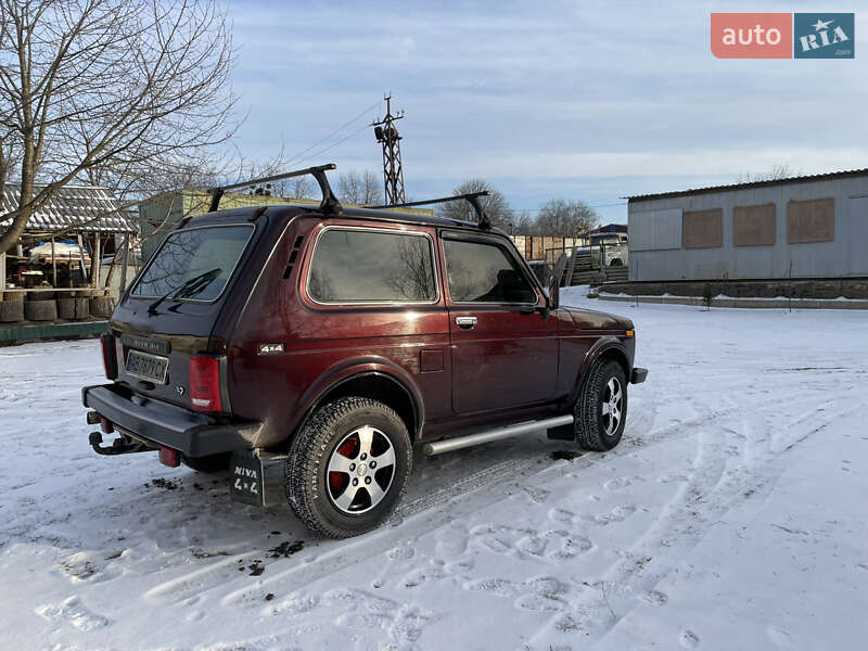Позашляховик / Кросовер ВАЗ / Lada 21213 Niva 2004 в Гайсину