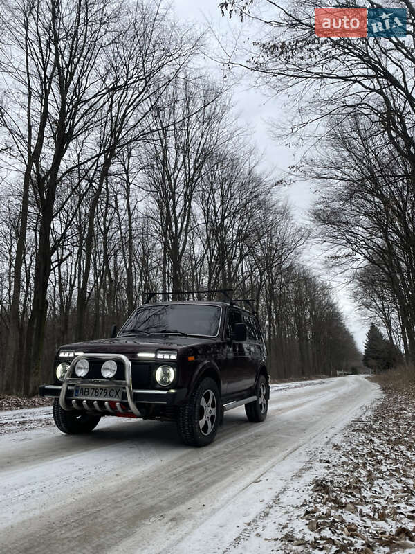 Позашляховик / Кросовер ВАЗ / Lada 21213 Niva 2004 в Гайсину