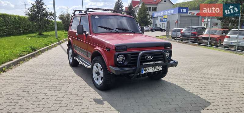 Внедорожник / Кроссовер ВАЗ / Lada 21213 Niva 2004 в Мукачево