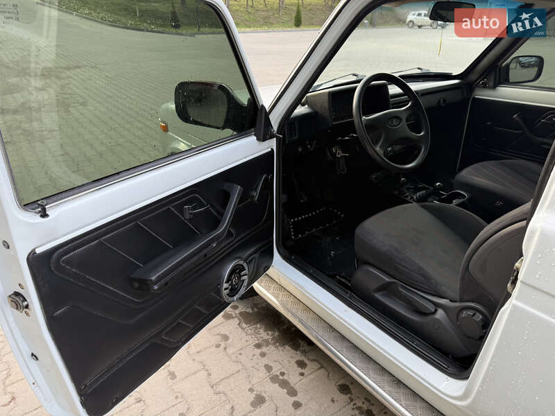 Внедорожник / Кроссовер ВАЗ / Lada 21213 Niva 2002 в Хмельницком