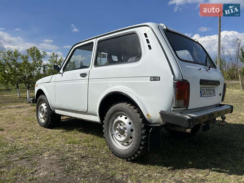 Позашляховик / Кросовер ВАЗ / Lada 21213 Niva 2000 в Первомайську