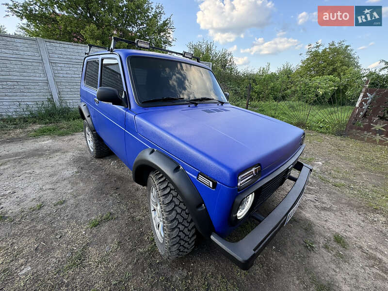 Внедорожник / Кроссовер ВАЗ 21213 Niva 2004 в 