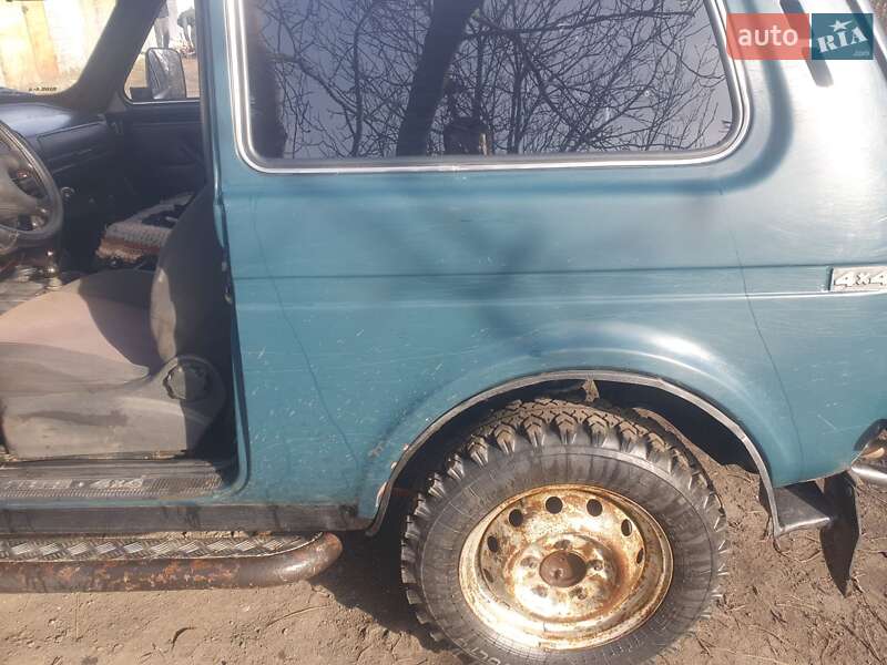 Внедорожник / Кроссовер ВАЗ / Lada 21213 Niva 2000 в Першотравенске