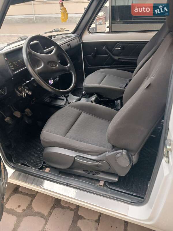 Внедорожник / Кроссовер ВАЗ / Lada 21213 Niva 1998 в Львове