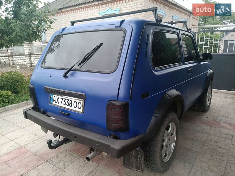 Внедорожник / Кроссовер ВАЗ / Lada 21213 Niva 2004 в Изюме