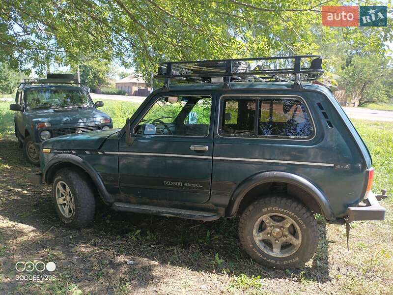 Позашляховик / Кросовер ВАЗ / Lada 21213 Niva 2004 в Царичанці