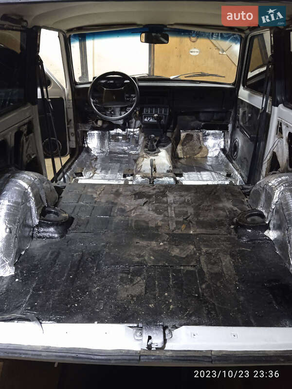 Позашляховик / Кросовер ВАЗ / Lada 21213 Niva 2005 в Ужгороді