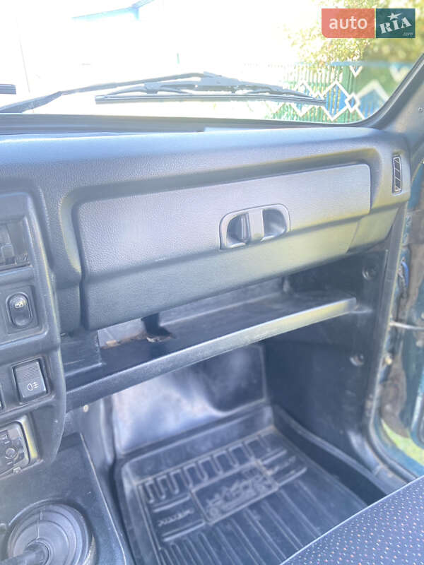 Внедорожник / Кроссовер ВАЗ / Lada 21213 Niva 2004 в Сумах