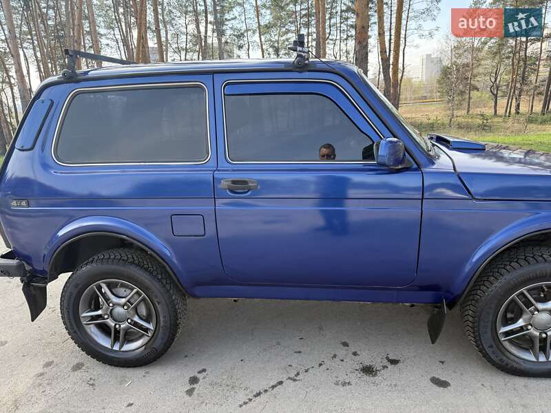 Универсал ВАЗ / Lada 21213 Niva 2003 в Харькове