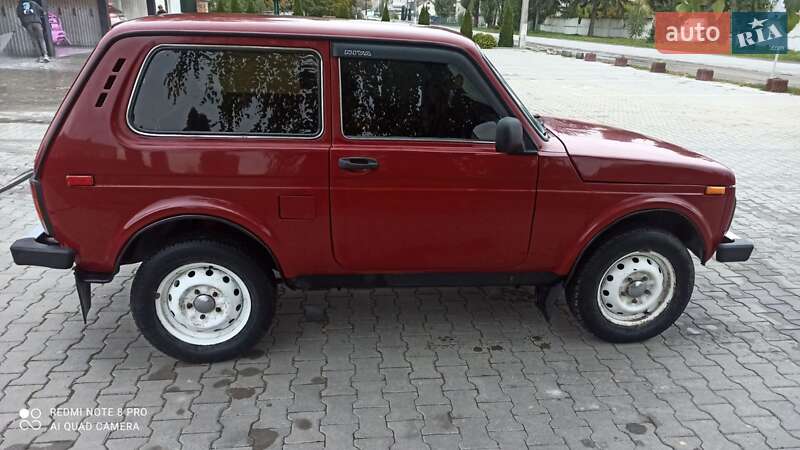 Внедорожник / Кроссовер ВАЗ / Lada 21213 Niva 1998 в Волочиске