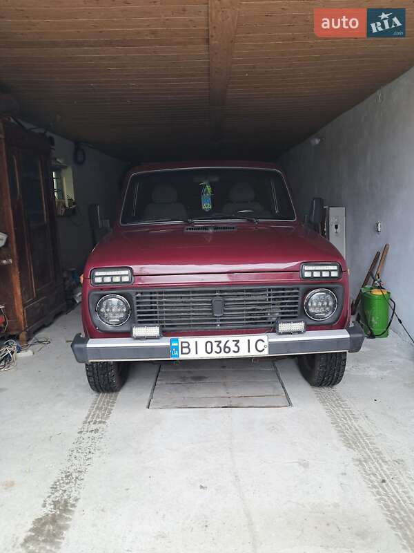 Внедорожник / Кроссовер ВАЗ / Lada 21213 Niva 2004 в Великой Багачке