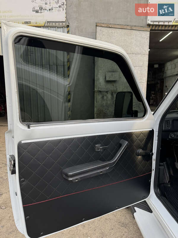 Позашляховик / Кросовер ВАЗ / Lada 21213 Niva 2002 в Фастові фото 6 Позашляховик / Кросовер ВАЗ / Lada 21213 Niva 2002 в Фастові