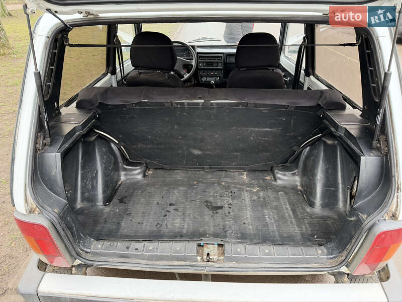 Внедорожник / Кроссовер ВАЗ / Lada 21213 Niva 2003 в Ромнах